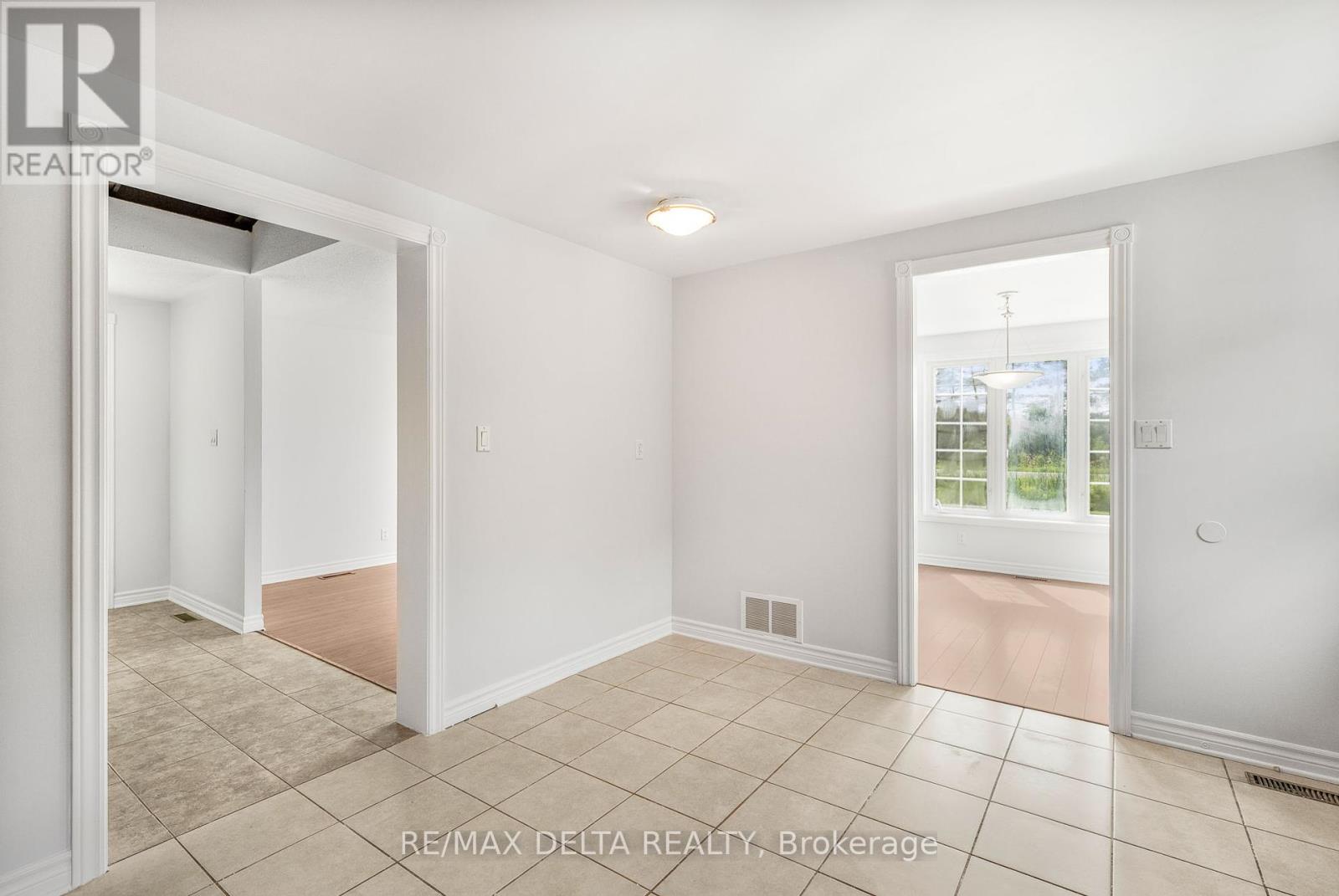 353 Russell Road, Clarence-Rockland, Ontario  K0A 2A0 - Photo 13 - X12318292
