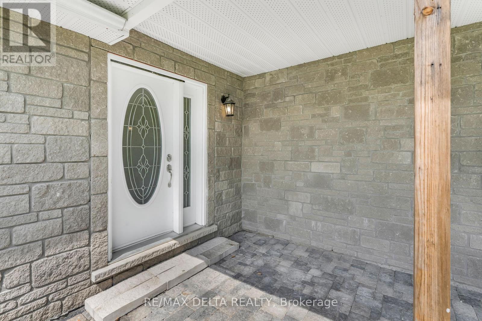 353 Russell Road, Clarence-Rockland, Ontario  K0A 2A0 - Photo 3 - X12318292