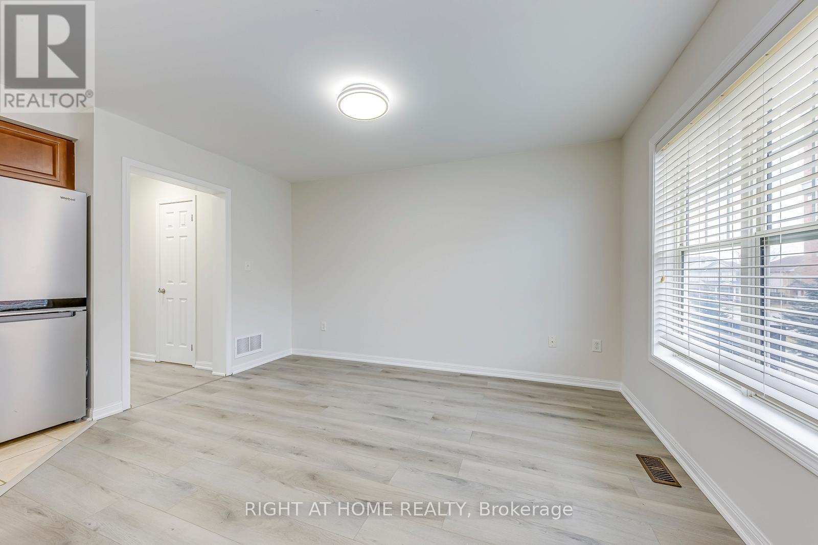 2872 Garnethill Way, Oakville, Ontario  L6M 5E8 - Photo 10 - W12318184