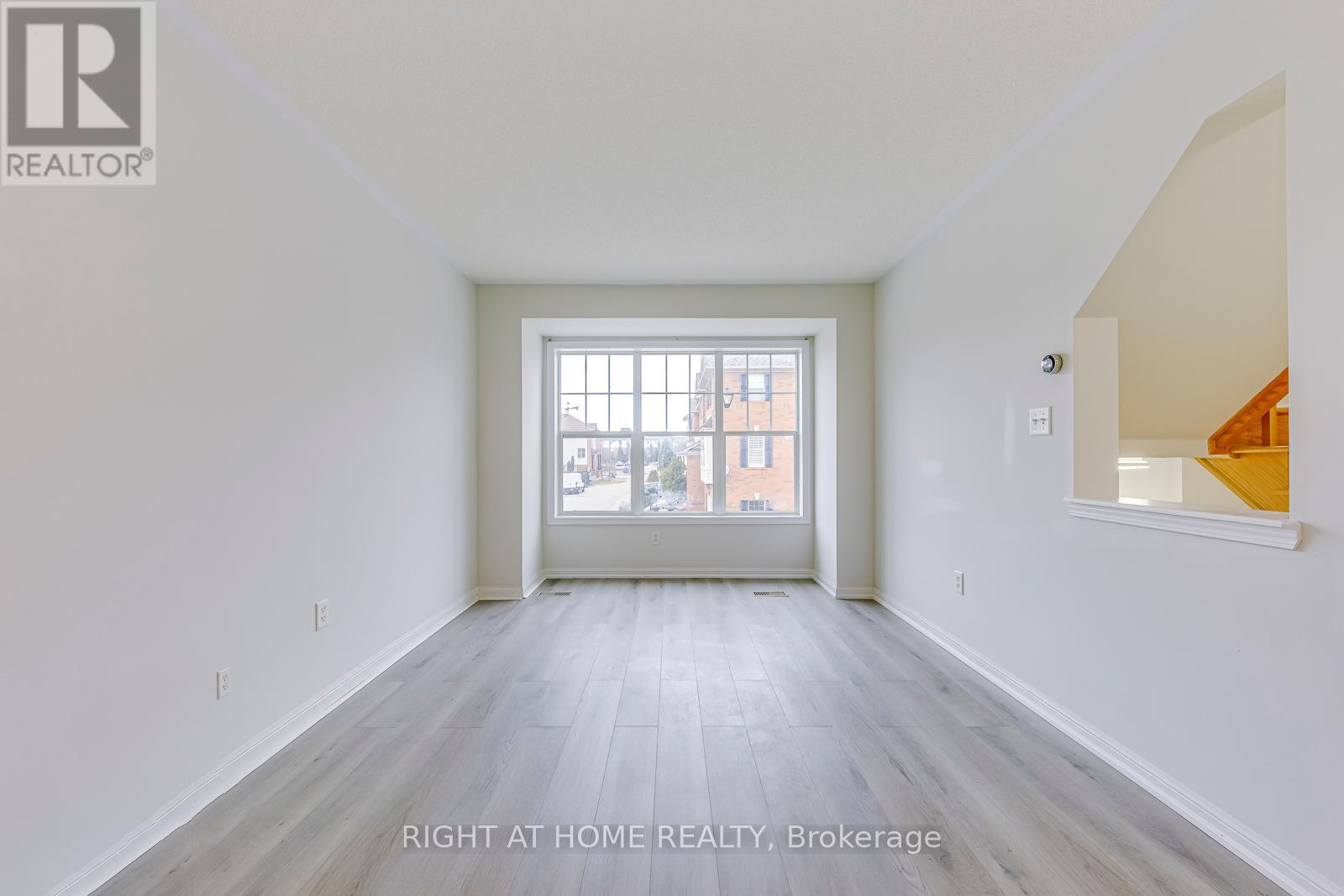 2872 Garnethill Way, Oakville, Ontario  L6M 5E8 - Photo 7 - W12318184