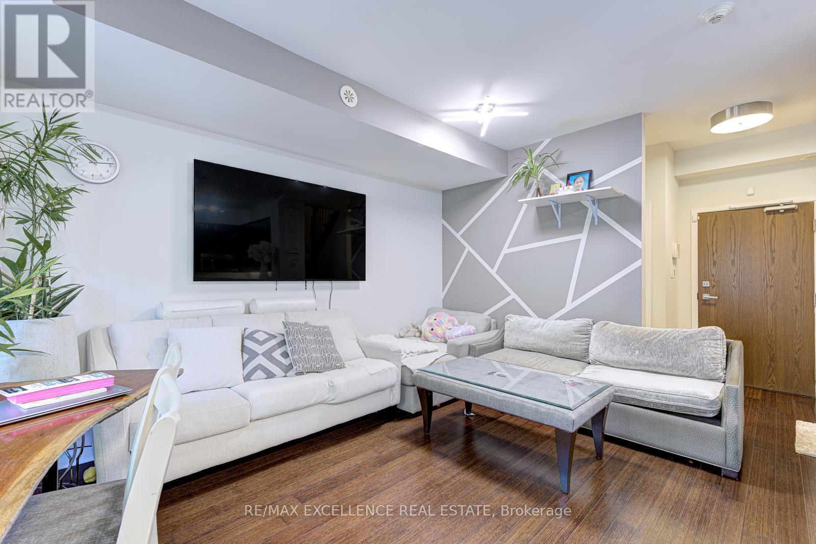 7 - 370 Square One Drive, Mississauga, Ontario  L5B 0E6 - Photo 11 - W12318229