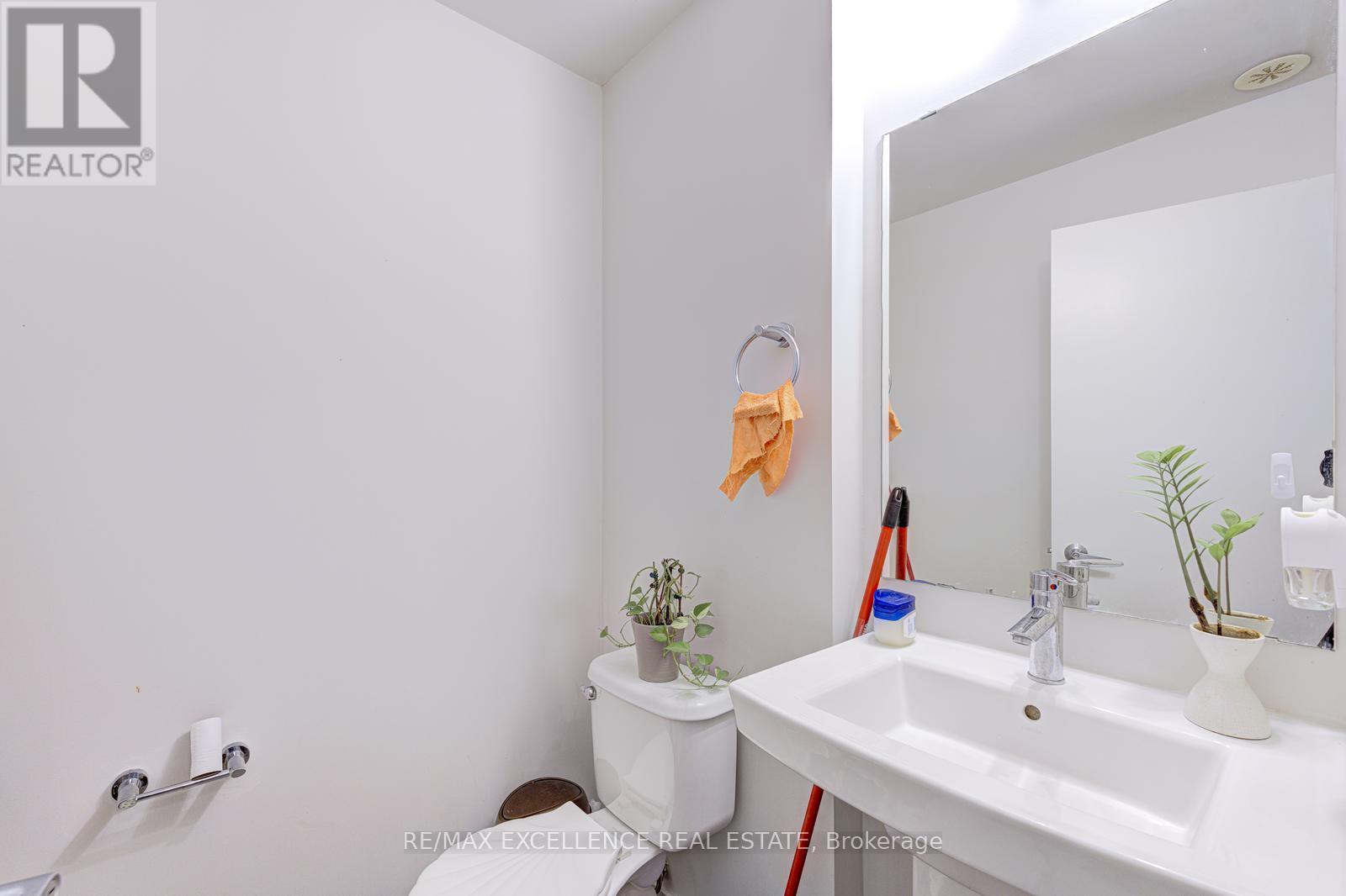 7 - 370 Square One Drive, Mississauga, Ontario  L5B 0E6 - Photo 13 - W12318229