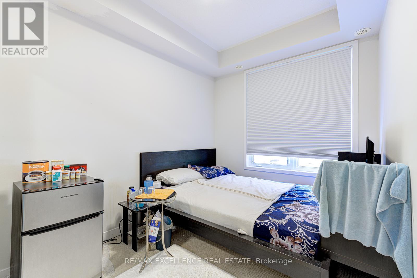 7 - 370 Square One Drive, Mississauga, Ontario  L5B 0E6 - Photo 15 - W12318229