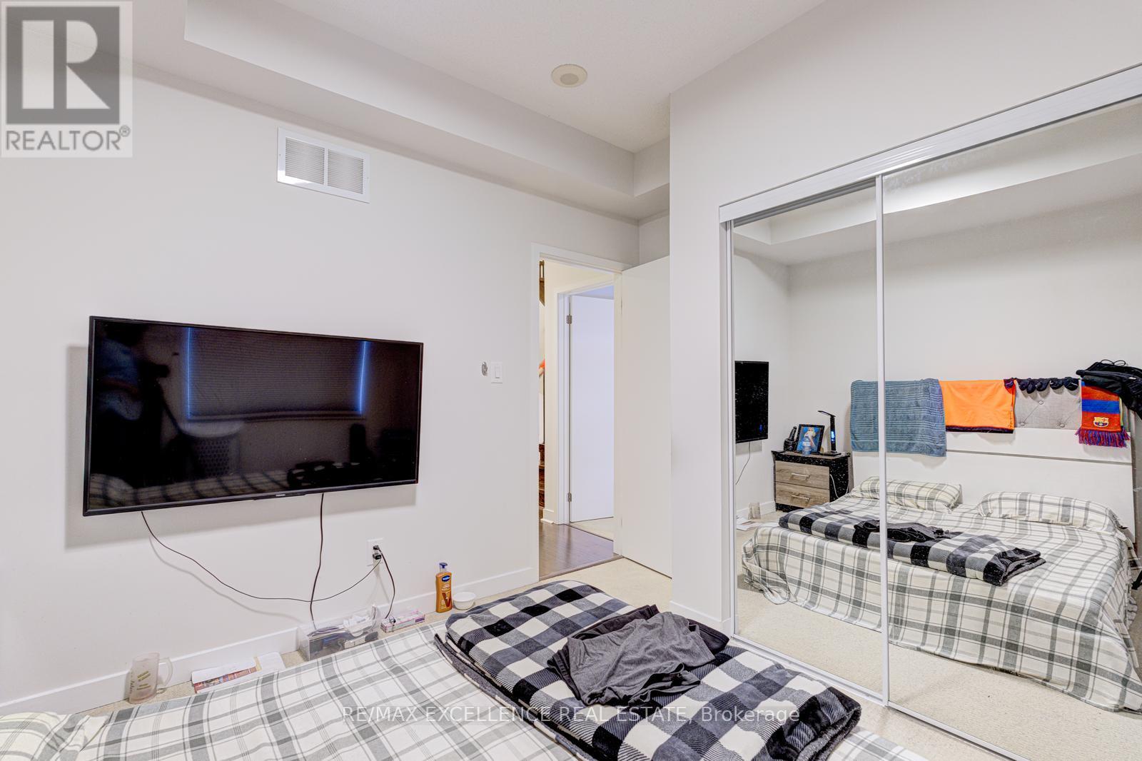 7 - 370 Square One Drive, Mississauga, Ontario  L5B 0E6 - Photo 17 - W12318229