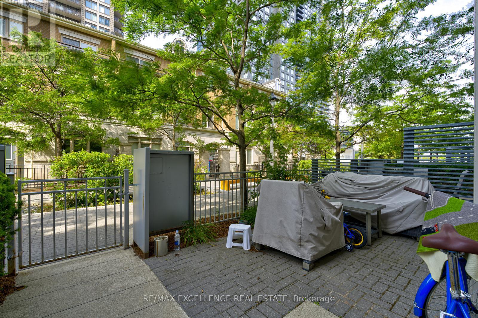 7 - 370 Square One Drive, Mississauga, Ontario  L5B 0E6 - Photo 22 - W12318229