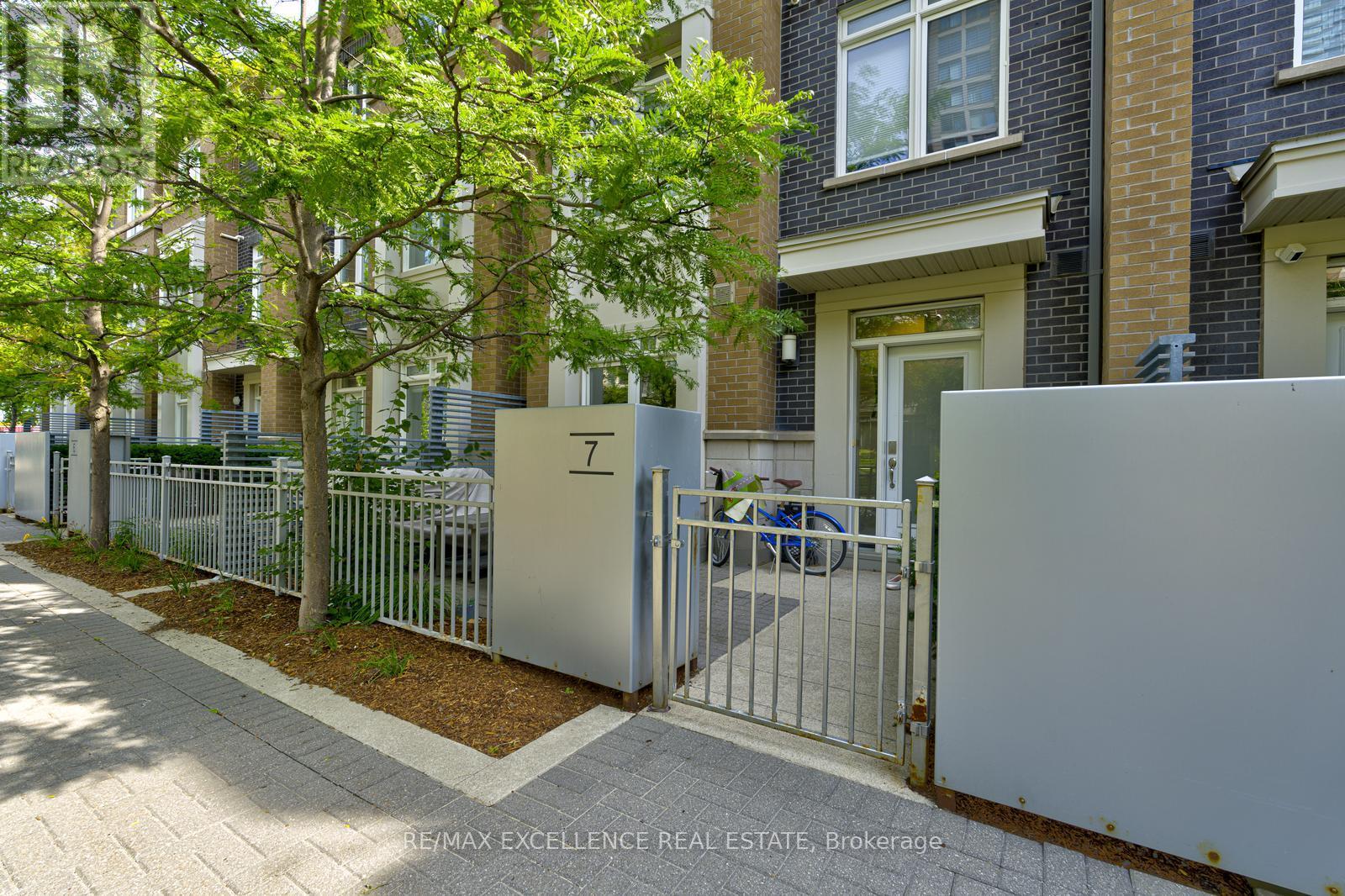 7 - 370 Square One Drive, Mississauga, Ontario  L5B 0E6 - Photo 24 - W12318229