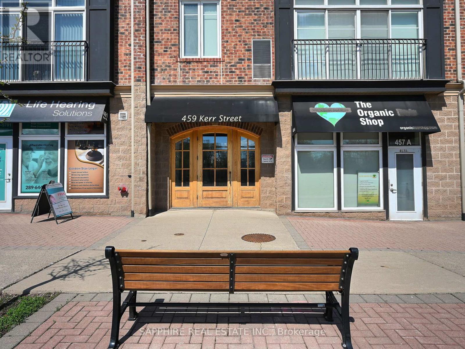 302 - 459 Kerr Street, Oakville, Ontario  L6K 3C2 - Photo 2 - W12318258