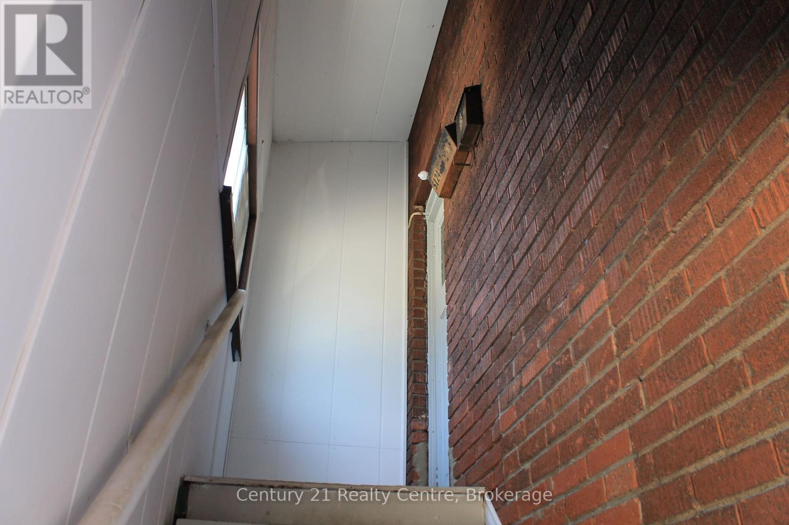 5124 Morrison Street, Niagara Falls, Ontario  L2E 2E1 - Photo 3 - X12318196