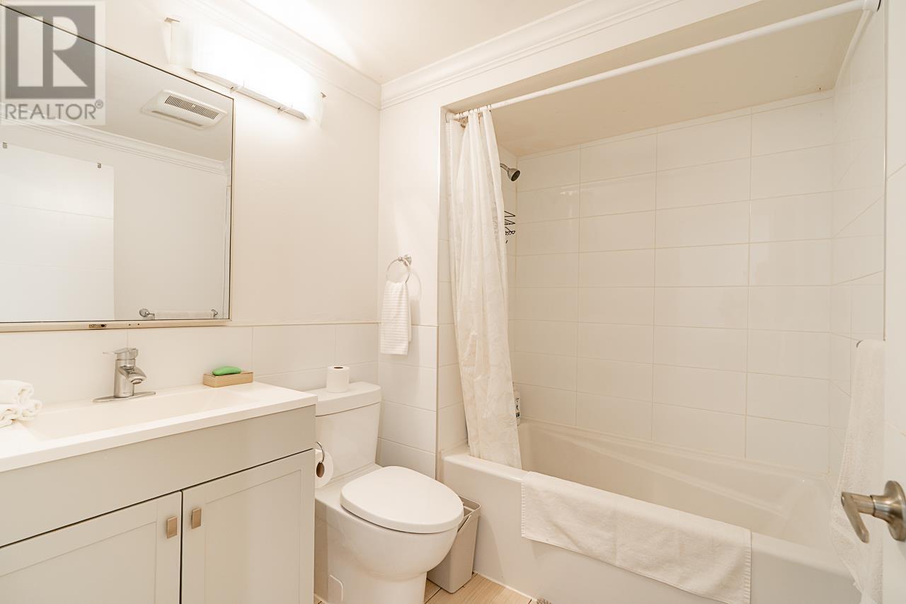 8240 Manson Drive, Burnaby, British Columbia  V5A 2C2 - Photo 20 - R3032621