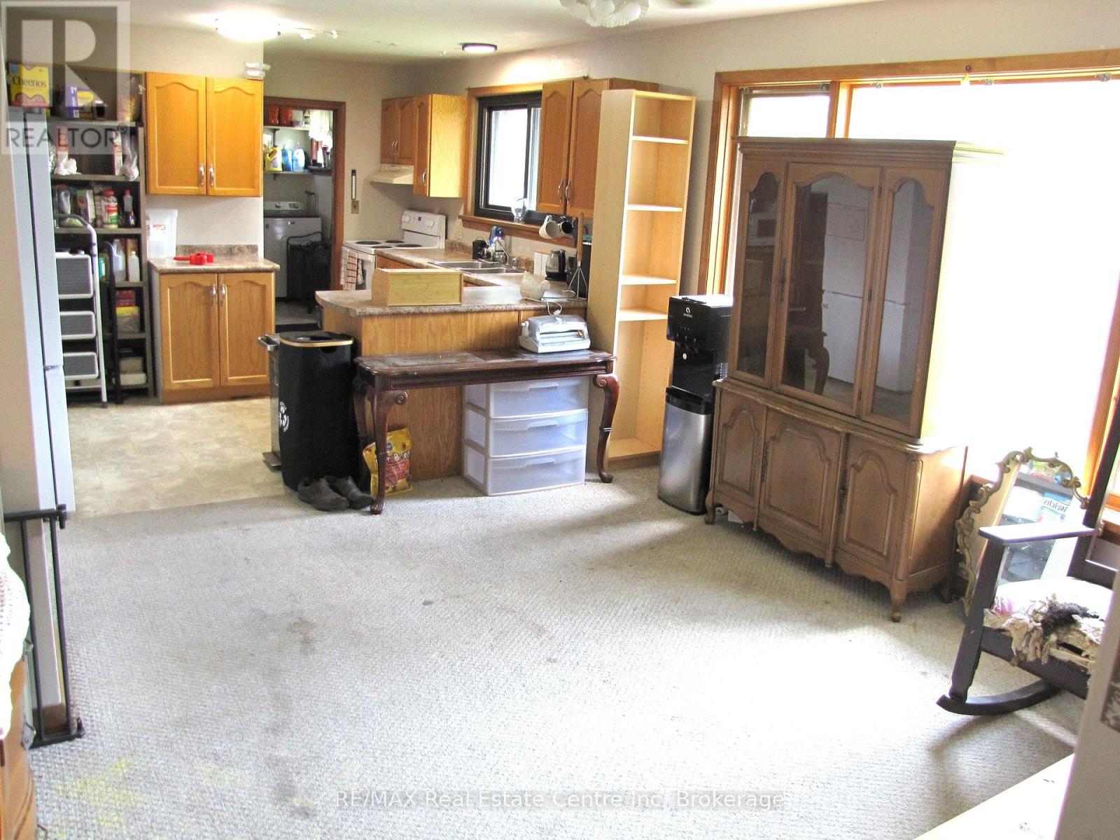Property at 100 EDWARD STREET image 3