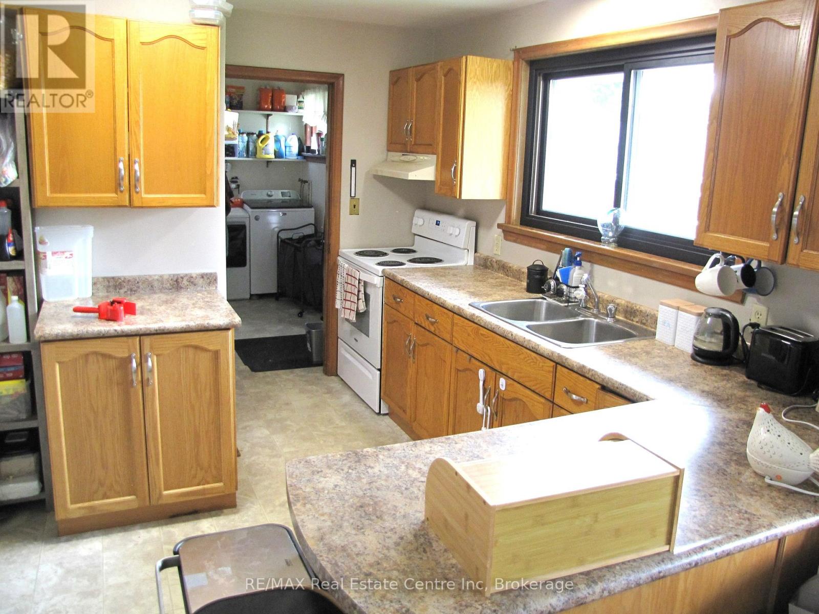 Property at 100 EDWARD STREET image 4