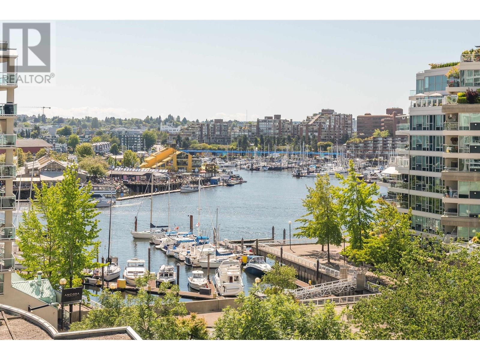 604 1500 Howe Street, Vancouver, British Columbia  V6Z 2N1 - Photo 1 - R3032430