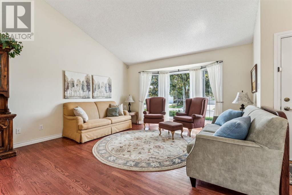 Property at 256 Woodfield Place SW image 4