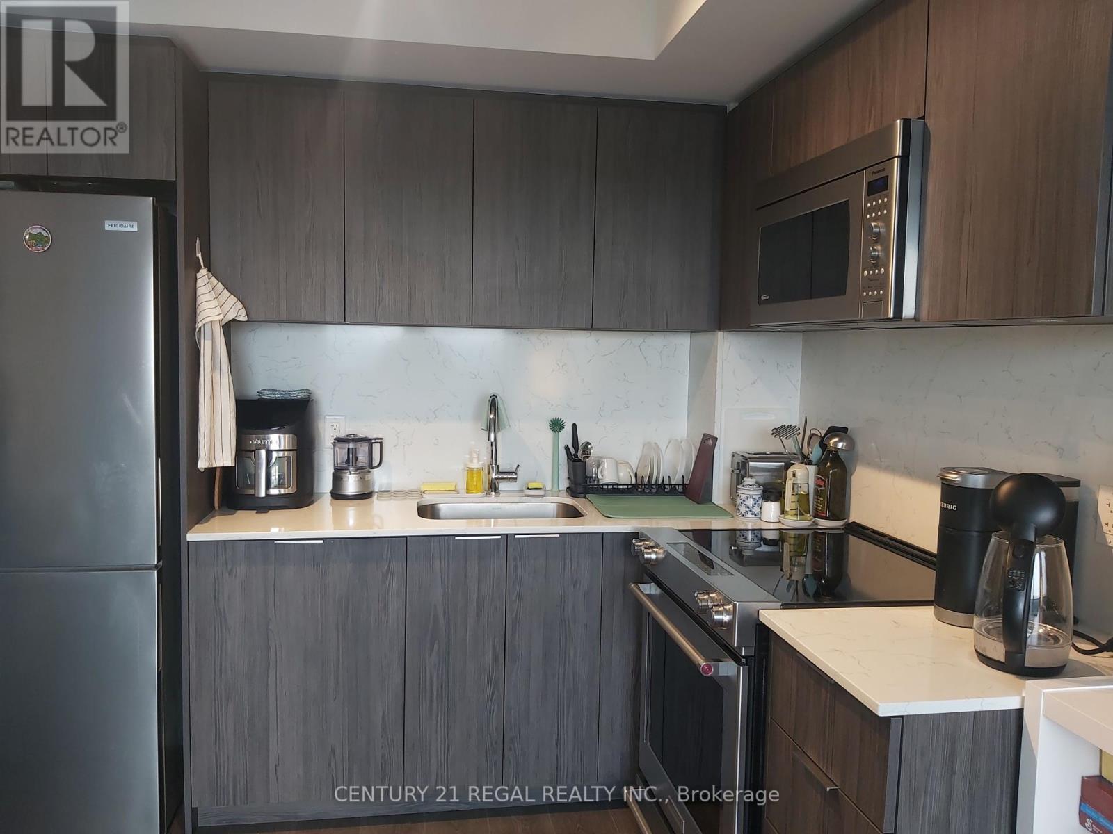 1503 - 30 Samuel Wood Way, Toronto, Ontario  M9B 0C9 - Photo 4 - W12312102