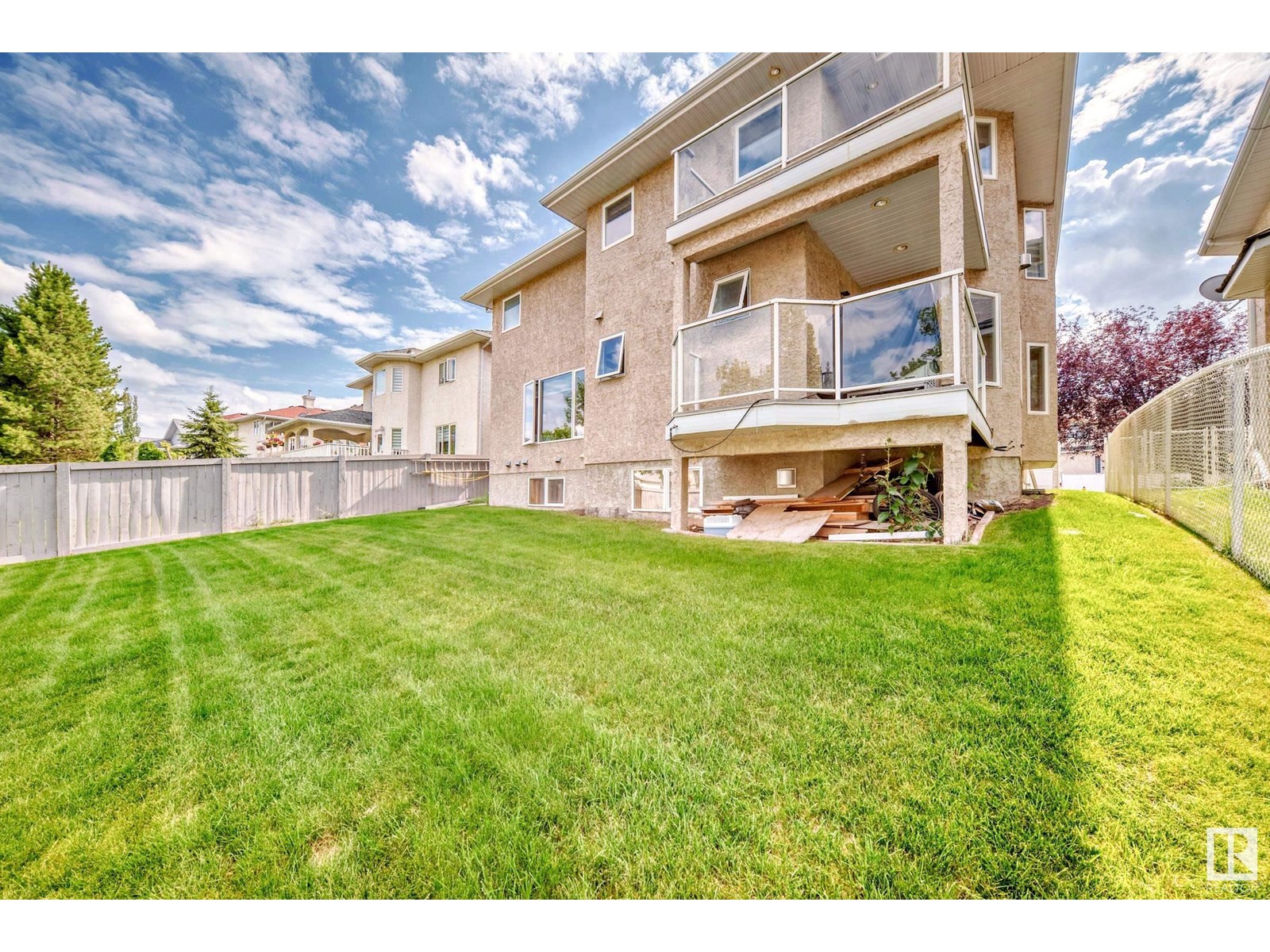 Property at 619 Kulway Place NW image 4