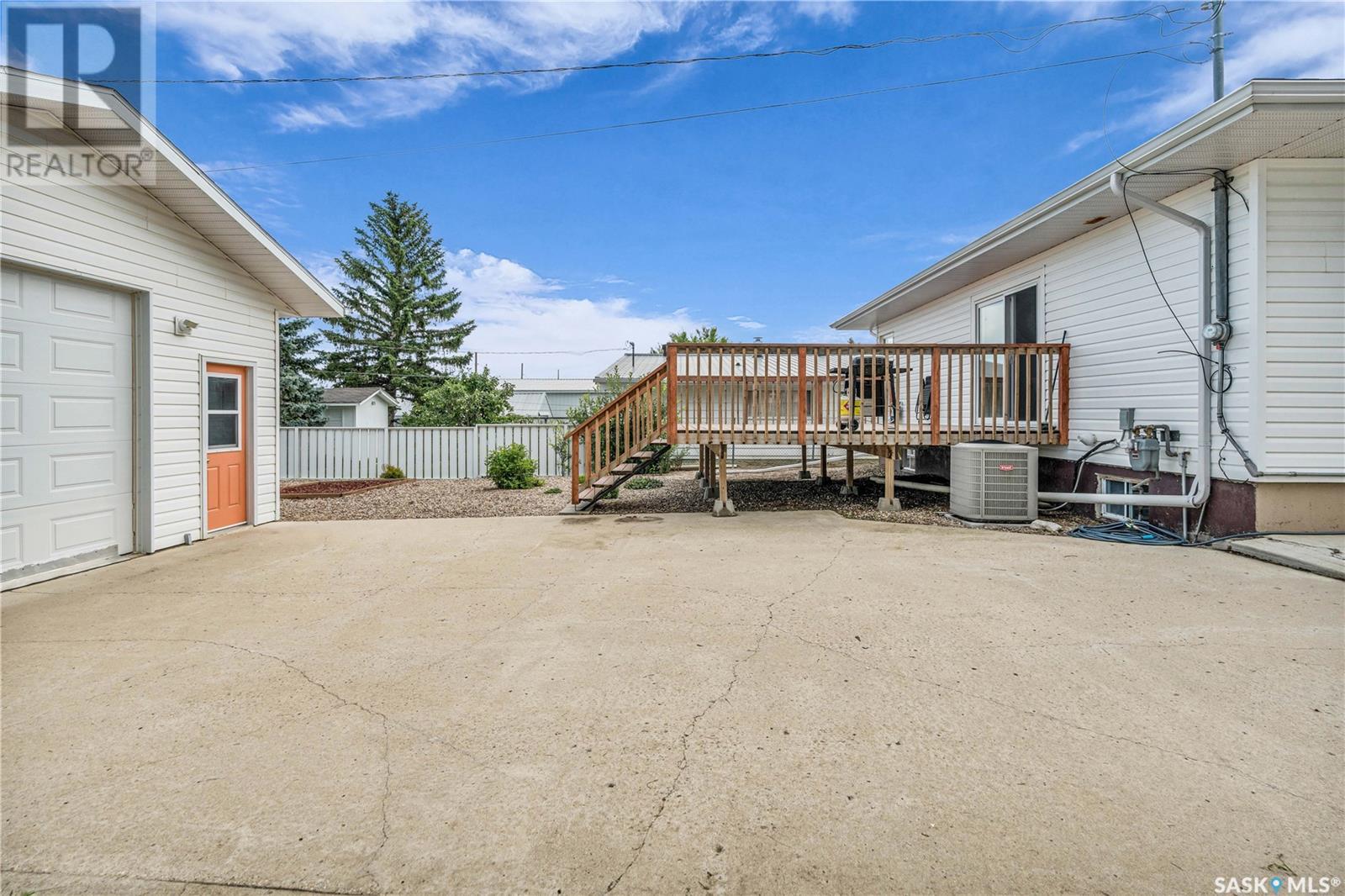 211 6th Avenue W, Gravelbourg, Saskatchewan  S0H 1X0 - Photo 38 - SK014212