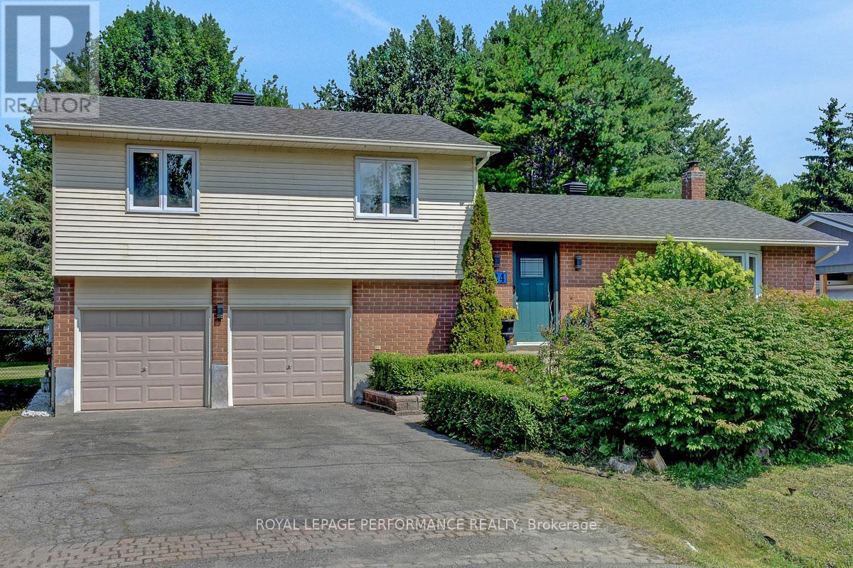 Property at 124 DES PINS STREET image 1