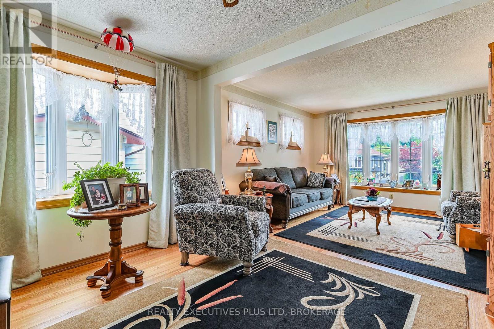 6322 Monroe Street, Niagara Falls, Ontario  L2G 2G8 - Photo 6 - X12318301