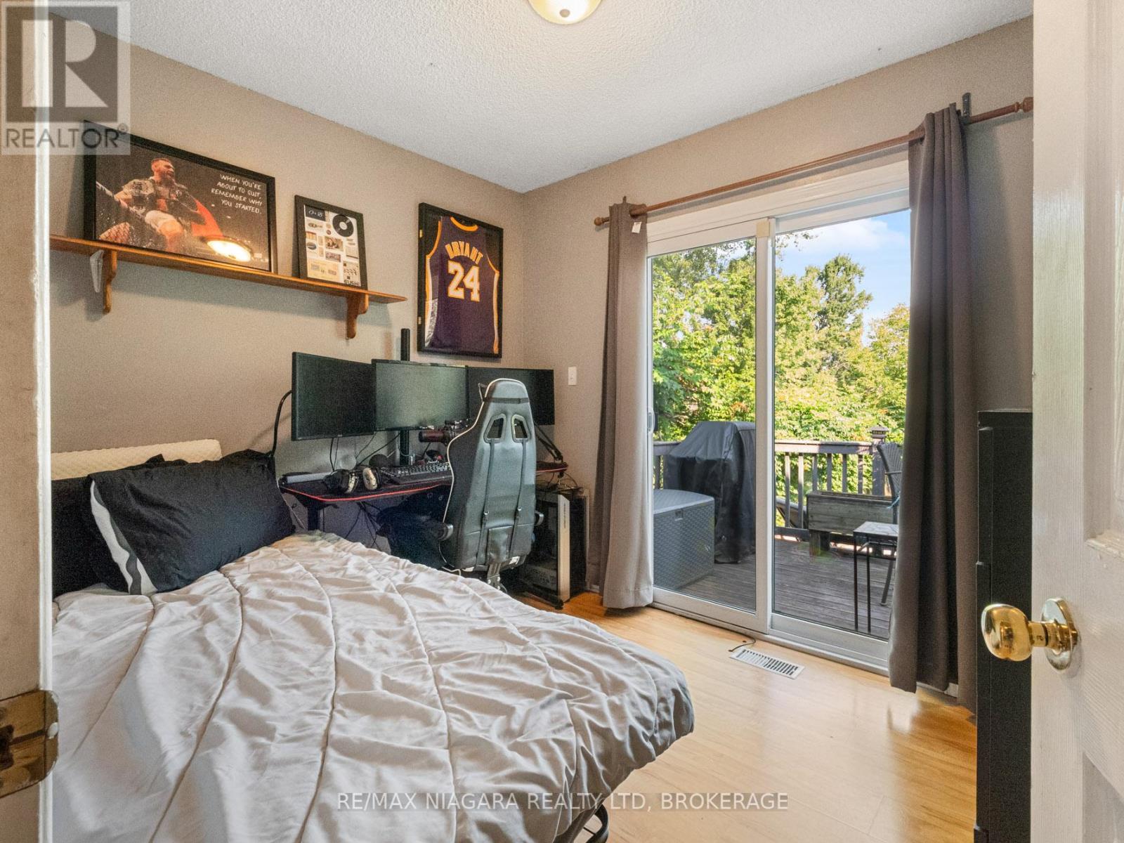 8071 Paddock Trail Drive, Niagara Falls, Ontario  L2H 1W8 - Photo 14 - X12318339