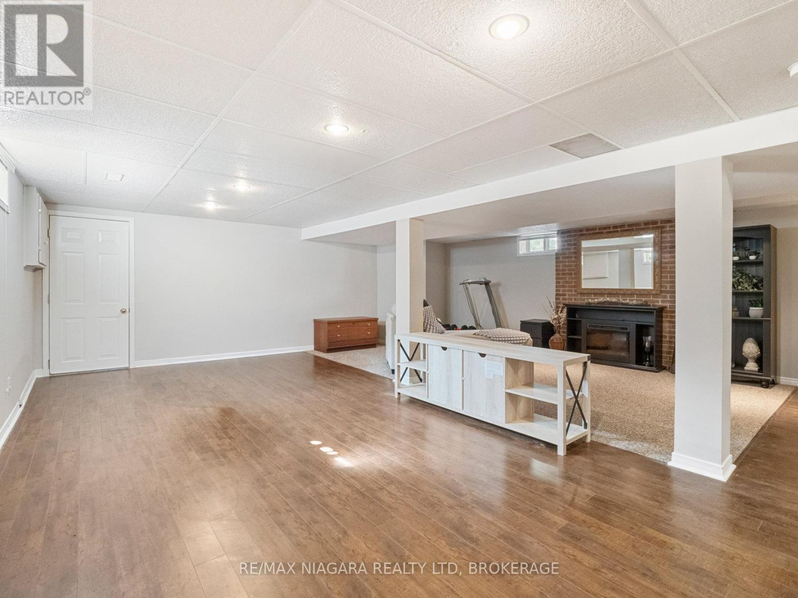 8071 Paddock Trail Drive, Niagara Falls, Ontario  L2H 1W8 - Photo 19 - X12318339