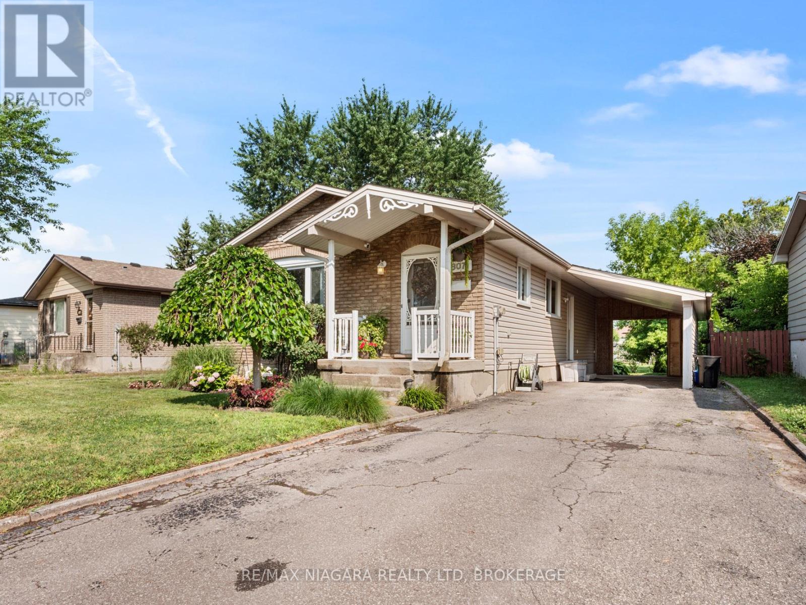 8071 Paddock Trail Drive, Niagara Falls, Ontario  L2H 1W8 - Photo 2 - X12318339