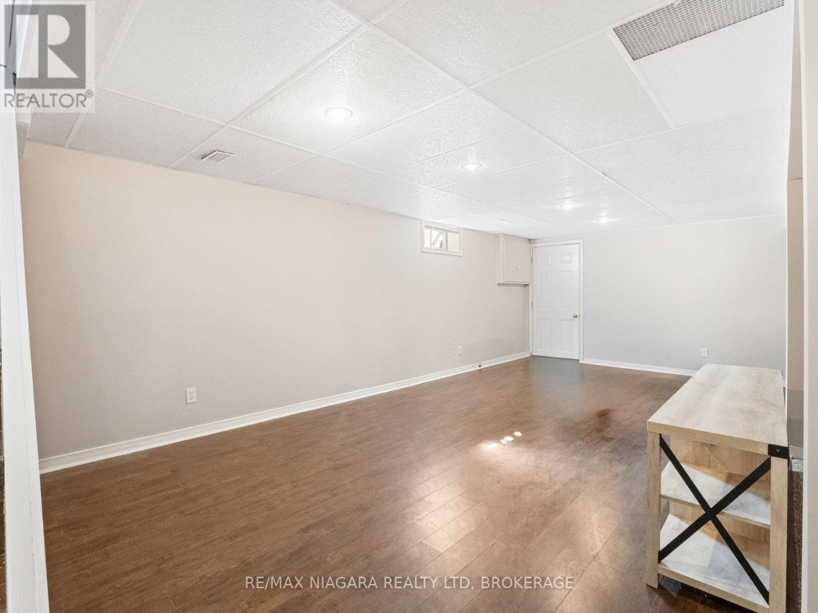 8071 Paddock Trail Drive, Niagara Falls, Ontario  L2H 1W8 - Photo 20 - X12318339