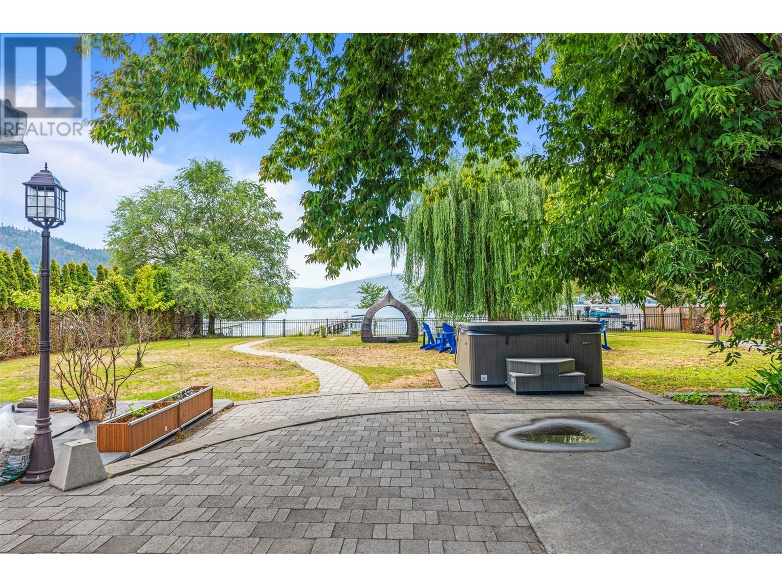 2640 Lakeshore Road, Vernon, British Columbia