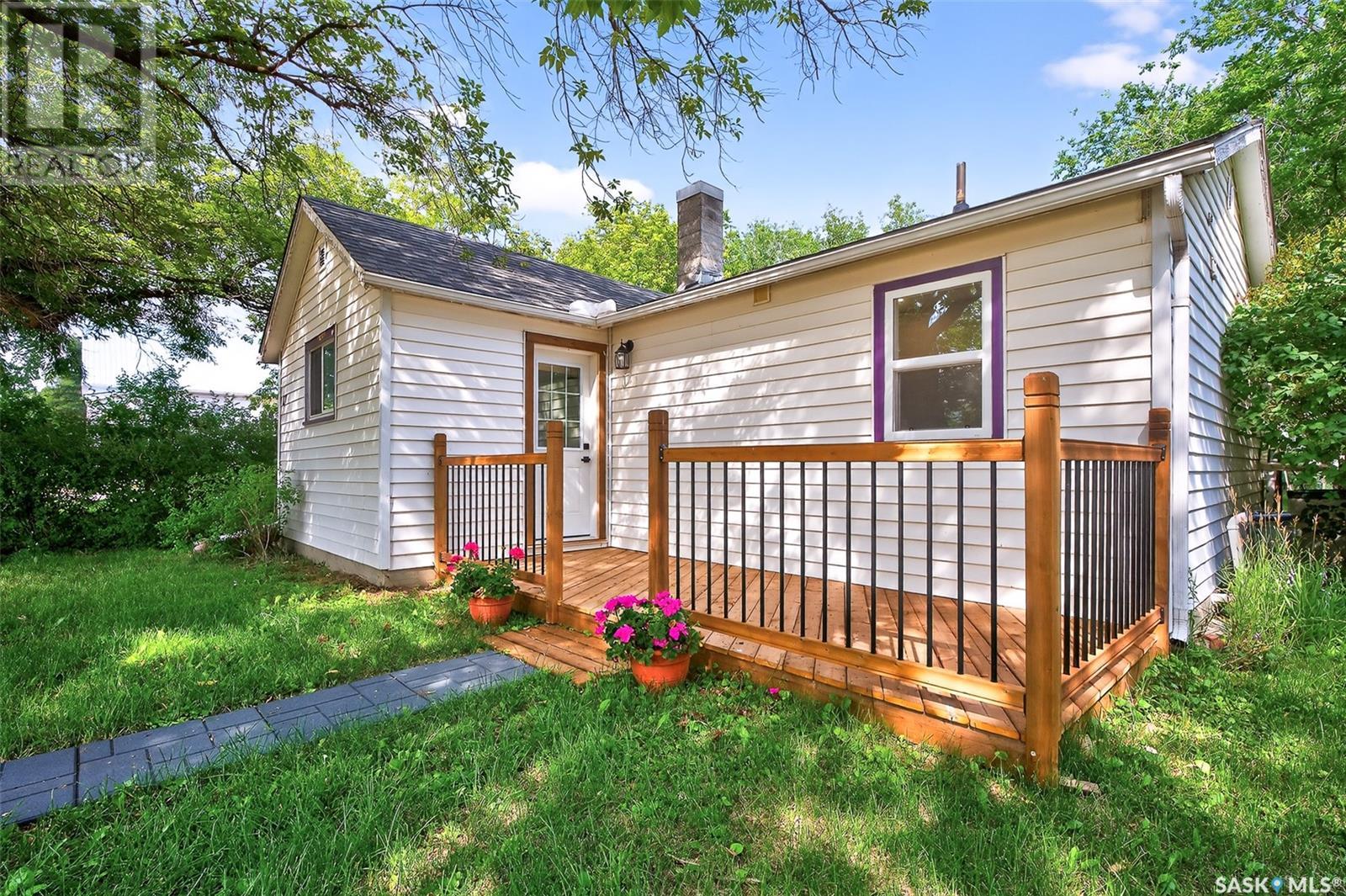 117 Rose Street, Mortlach, Saskatchewan  S0H 3E0 - Photo 2 - SK014282