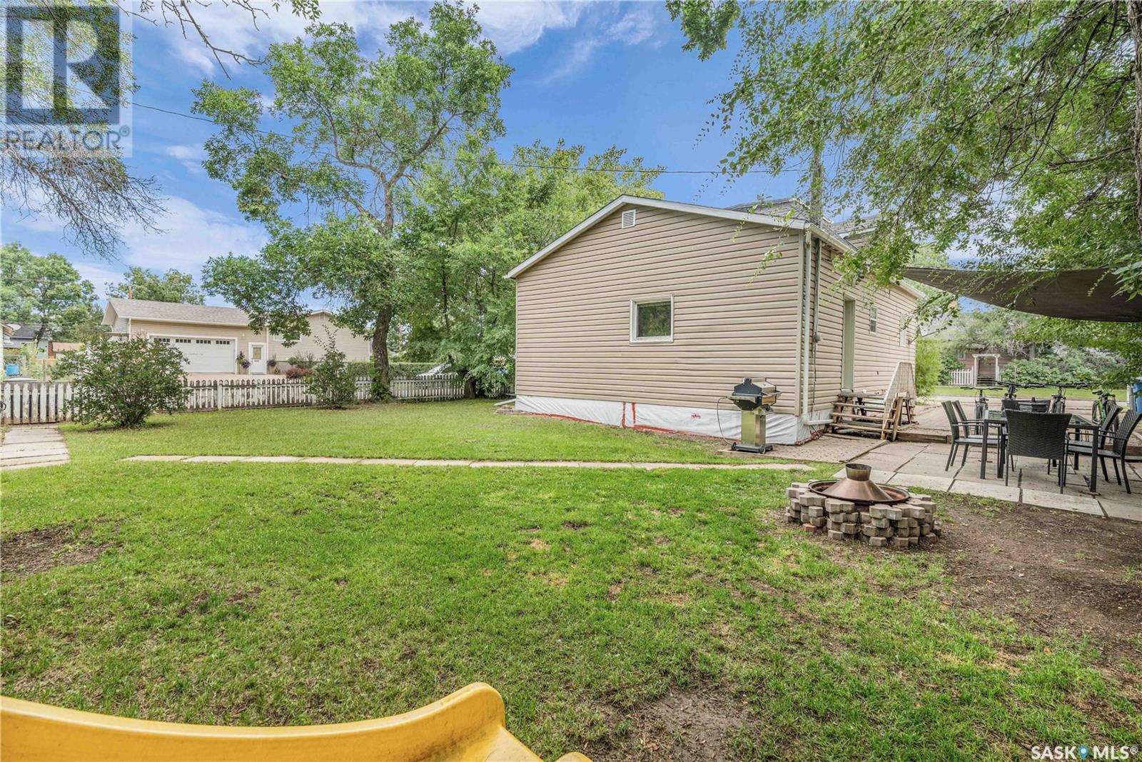 200 3rd Avenue W, Gravelbourg, Saskatchewan  S0H 1X0 - Photo 43 - SK014245