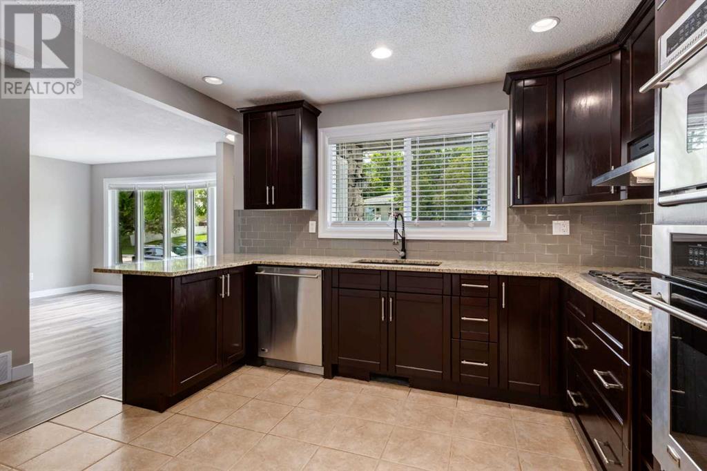 Property at 534 Cantrell Drive SW image 4