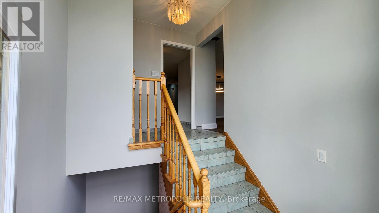 Property at 16 SONGWOOD DRIVE image 2
