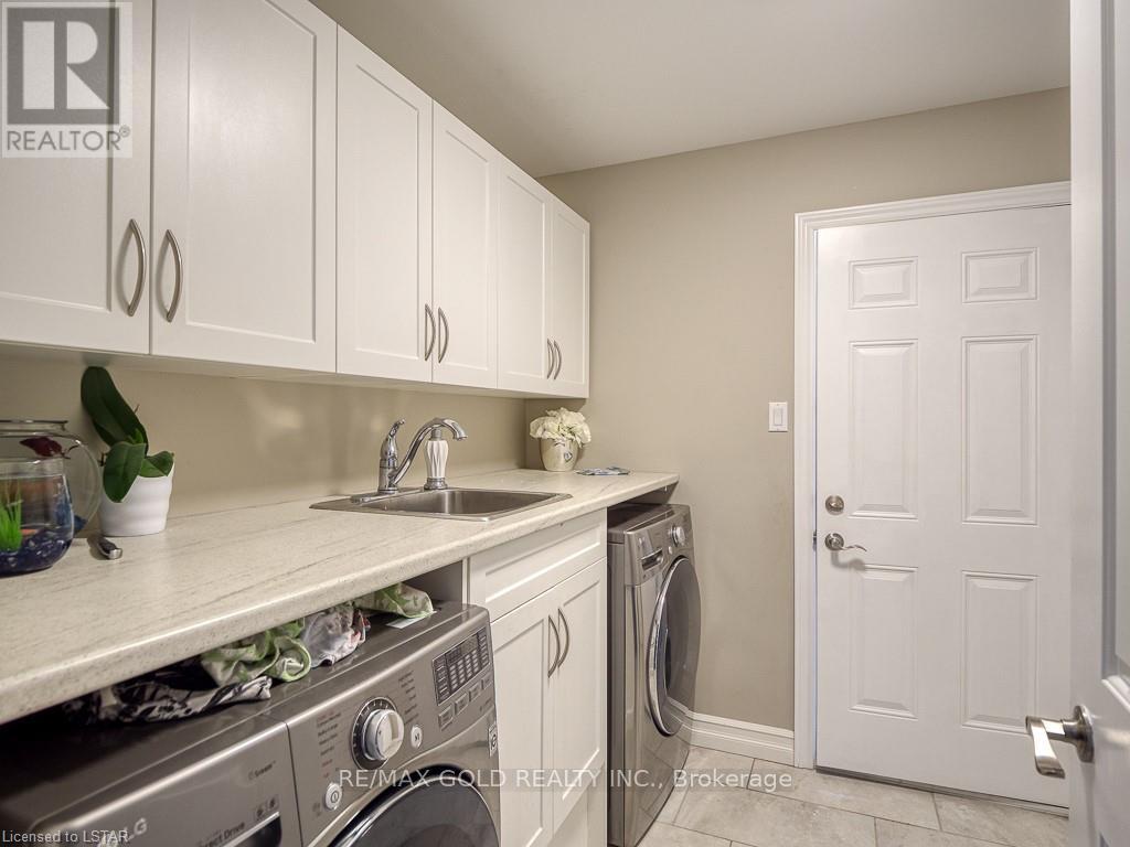 1387 Howlett Circle, London North, Ontario  N5X 0K6 - Photo 15 - X12318311