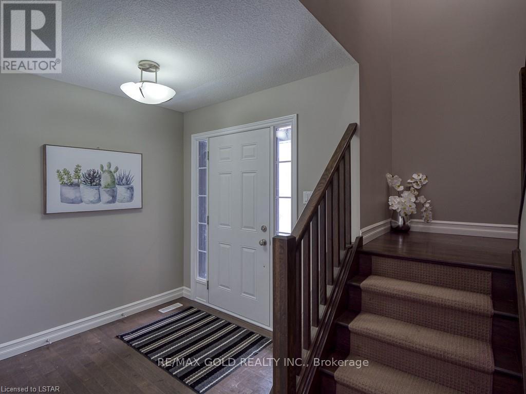 1387 Howlett Circle, London North, Ontario  N5X 0K6 - Photo 4 - X12318311