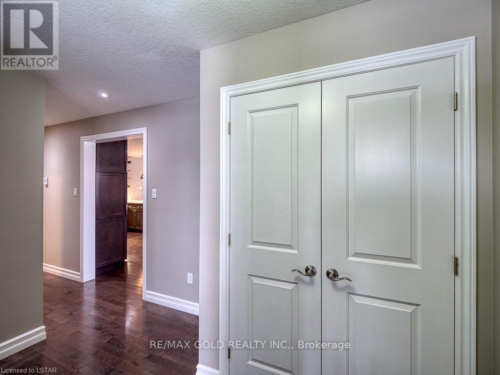 1387 Howlett Circle, London North, Ontario  N5X 0K6 - Photo 5 - X12318311