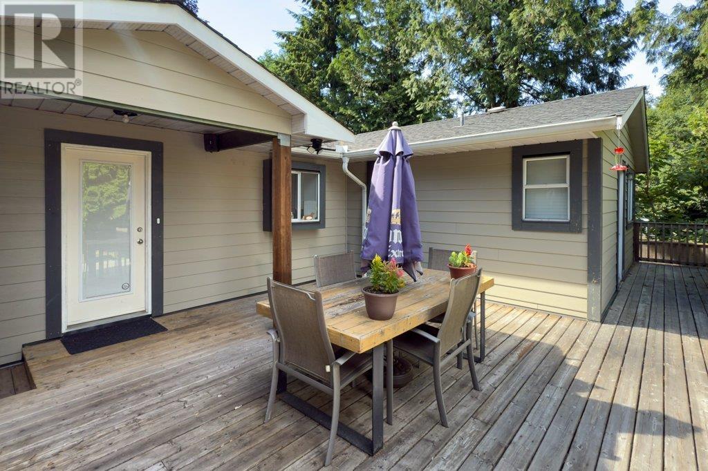 12060 208 Street, Maple Ridge, British Columbia  V2X 4W8 - Photo 35 - R3026585