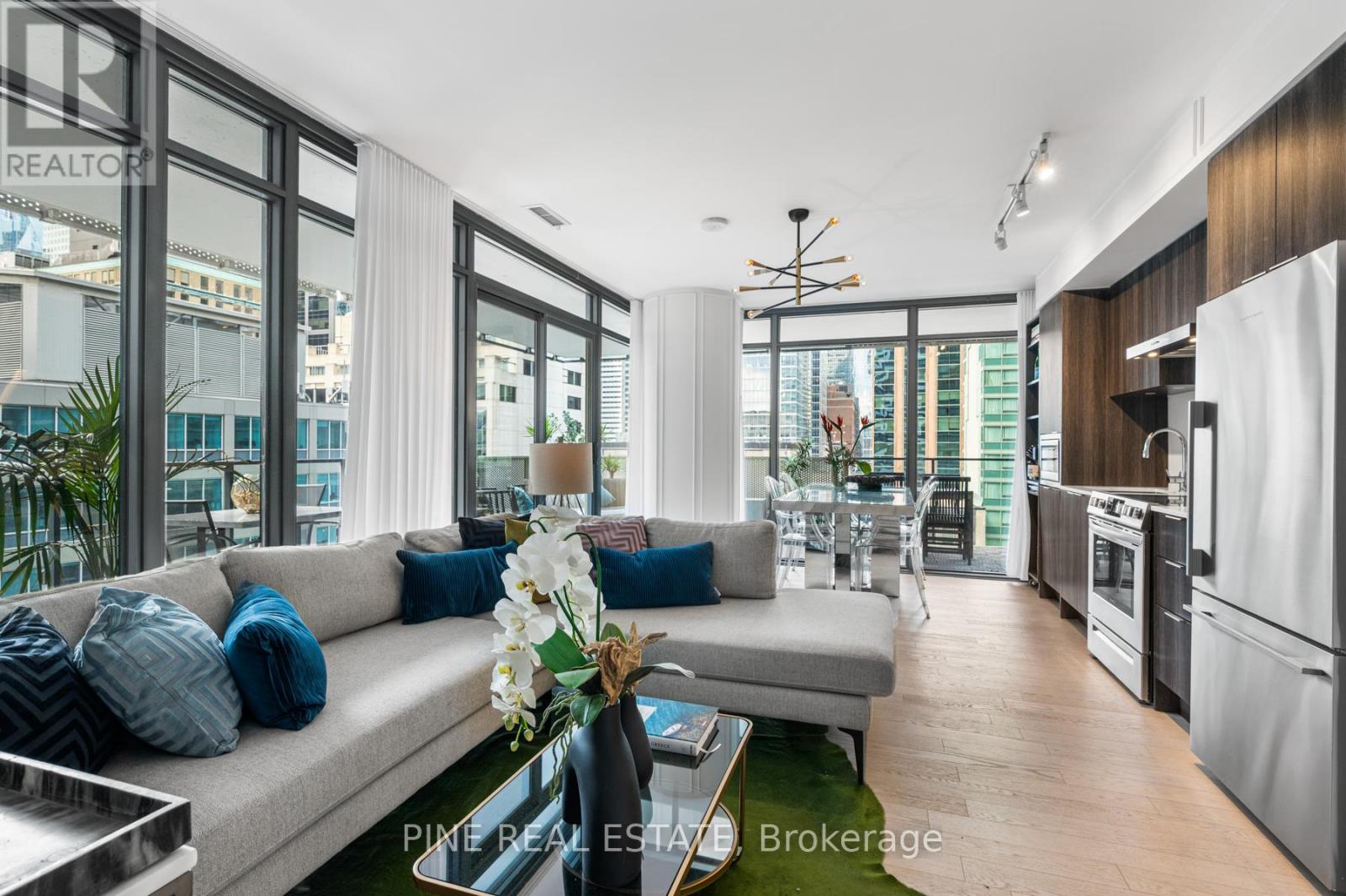 1305 - 25 Richmond Street E, Toronto (Church-Yonge Corridor), Ontario  M5C 0A6 - Photo 1 - C12318377