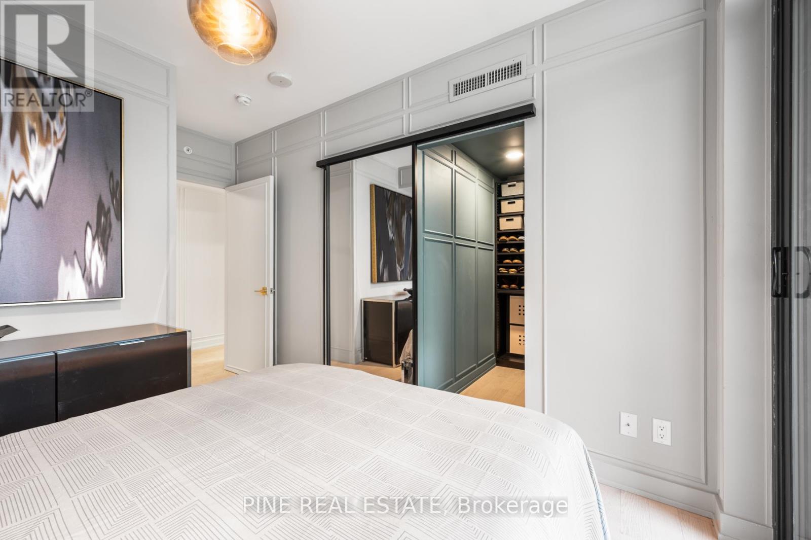 1305 - 25 Richmond Street E, Toronto (Church-Yonge Corridor), Ontario  M5C 0A6 - Photo 4 - C12318377