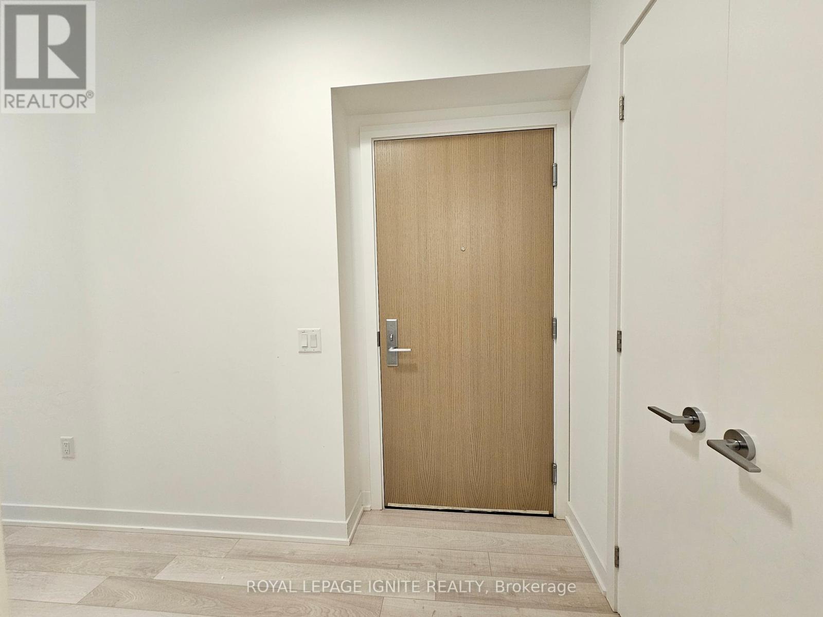 504 - 357 King Street W, Toronto (Waterfront Communities), Ontario  M5V 0S7 - Photo 2 - C12318395