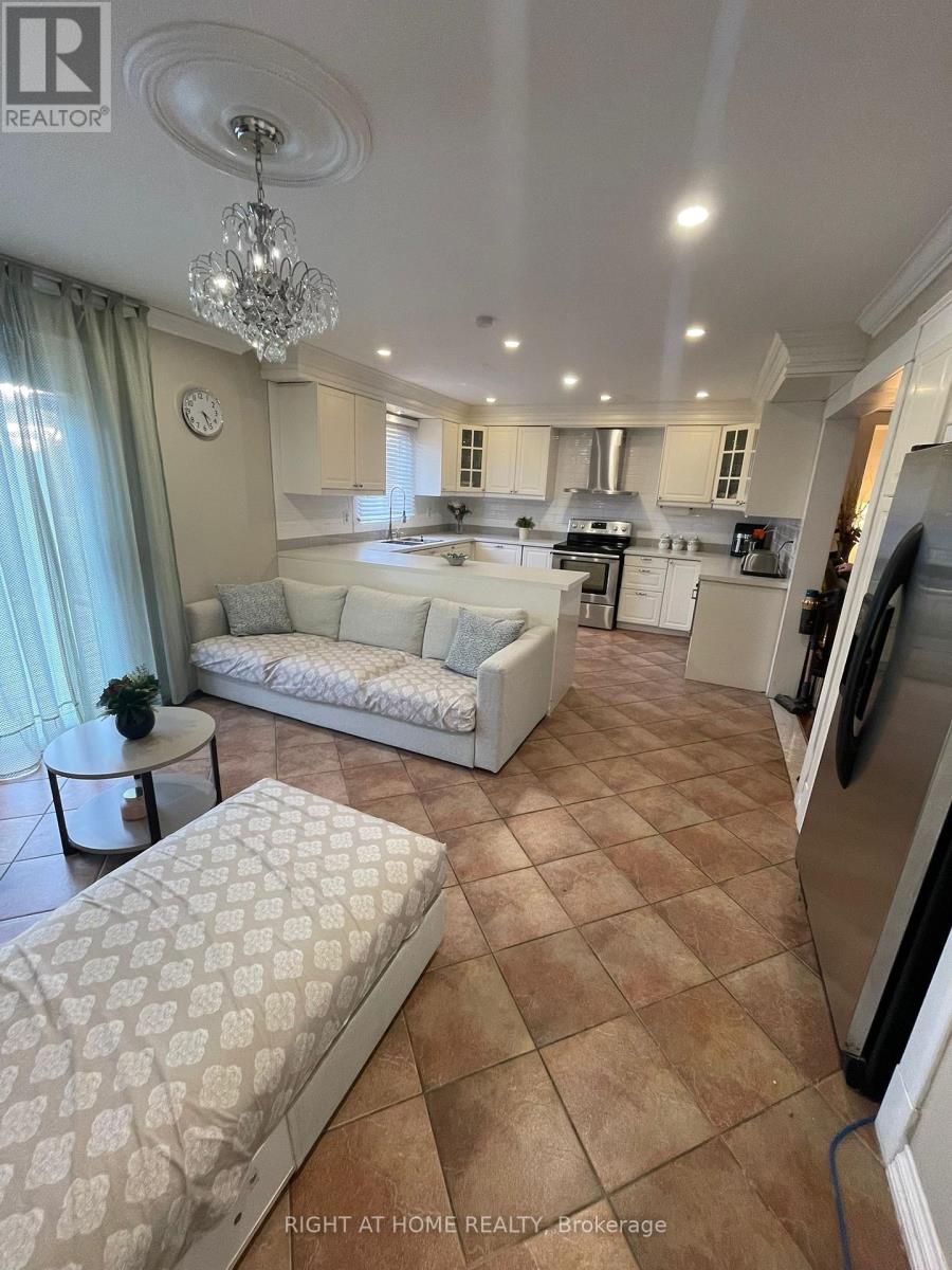1627 Middleton Street, Pickering, Ontario  L1X 2L5 - Photo 4 - E12318418