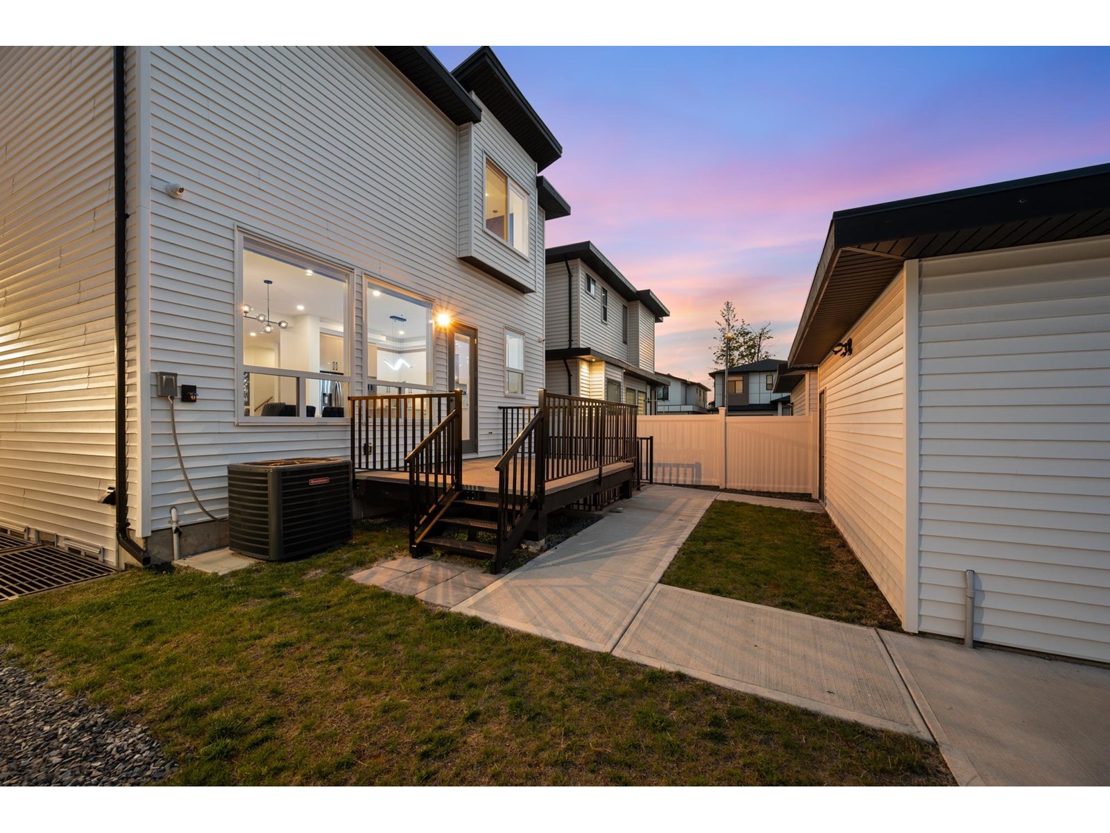 7652 206 Street, Langley, British Columbia  V2Y 3P6 - Photo 37 - R3032700