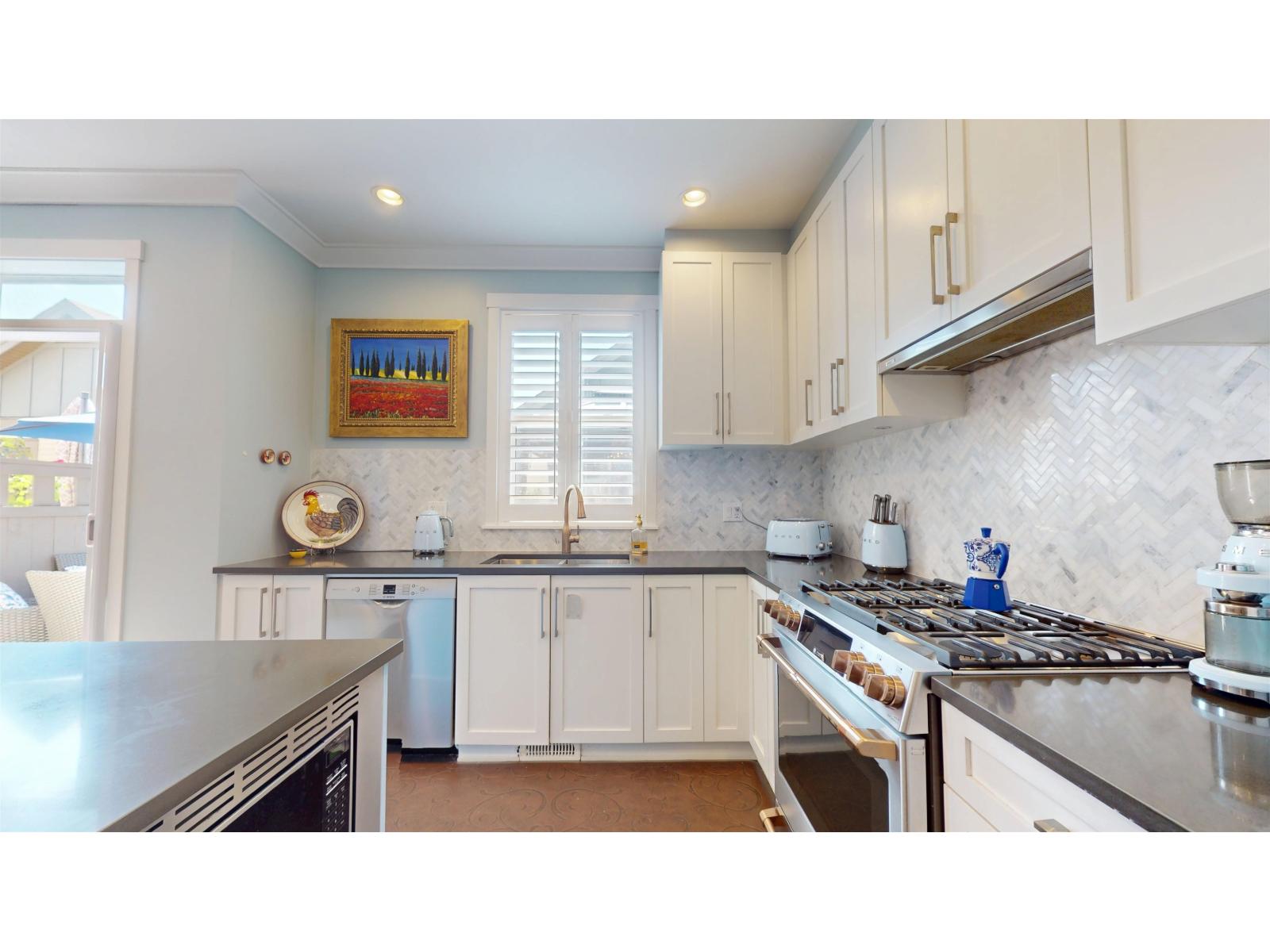 16428 25 Avenue, Surrey, British Columbia  V3Z 0M8 - Photo 2 - R3031854