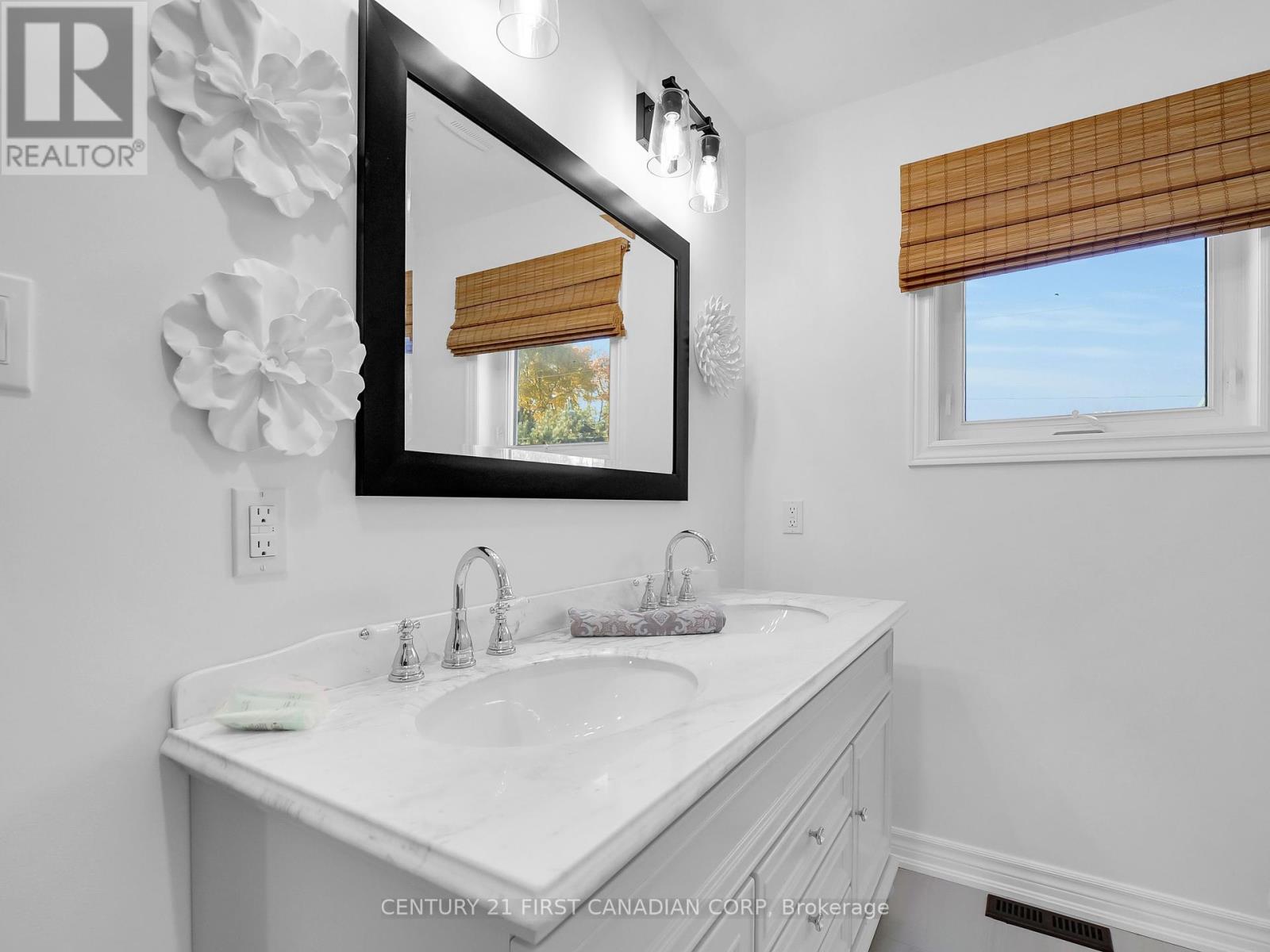 379 Front Street, Central Elgin, Ontario  N5L 1G2 - Photo 25 - X12148254
