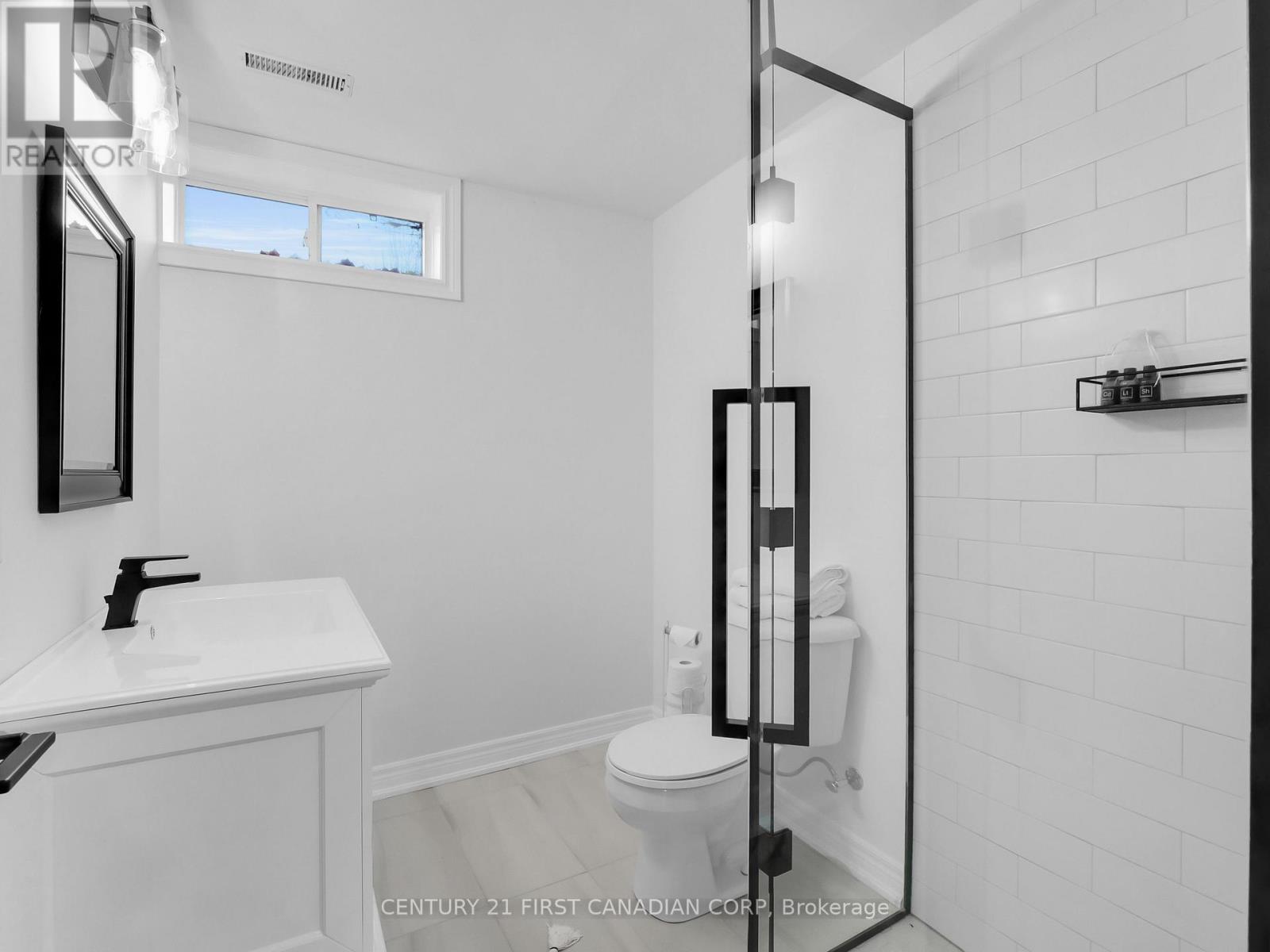 379 Front Street, Central Elgin, Ontario  N5L 1G2 - Photo 29 - X12148254