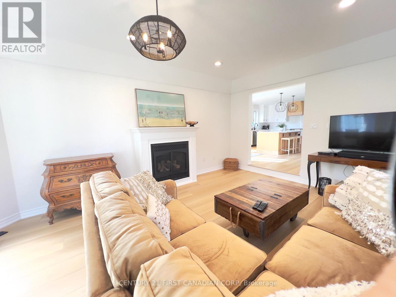 379 Front Street, Central Elgin, Ontario  N5L 1G2 - Photo 8 - X12148254