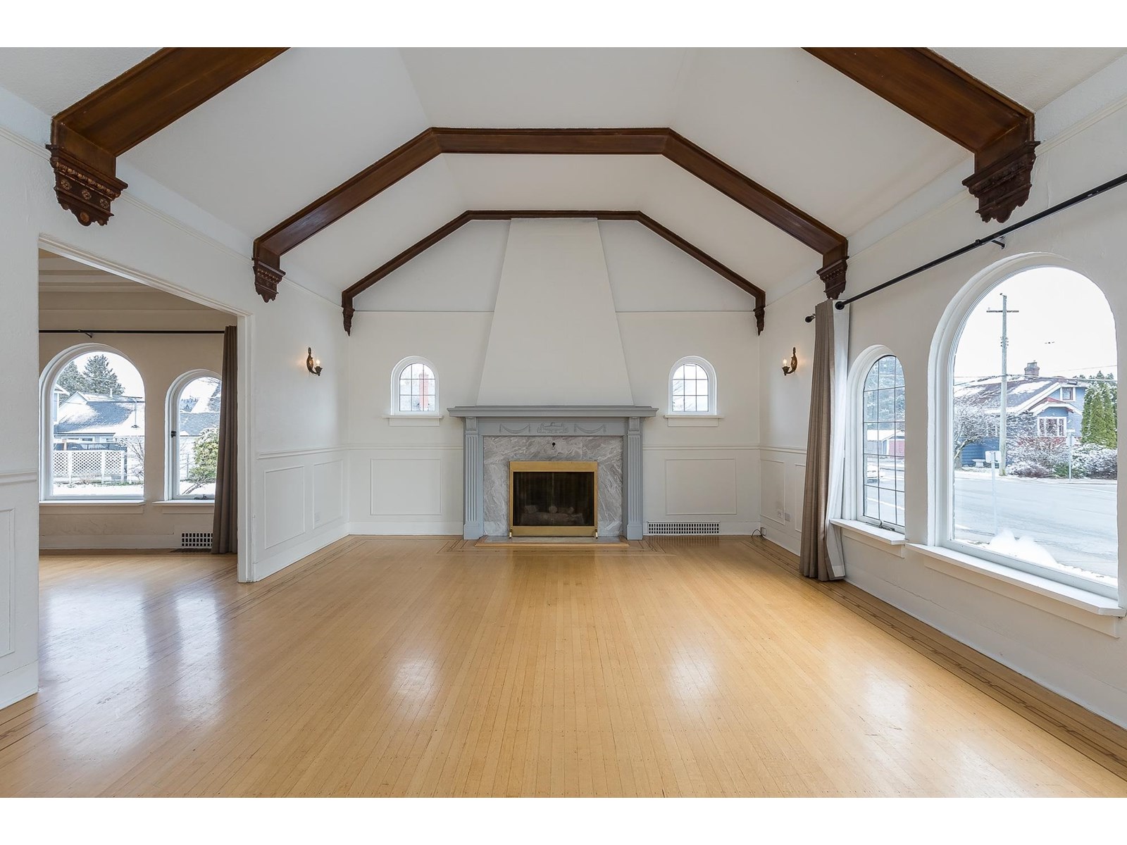 Property at 46085 FIRST AVENUE image 3