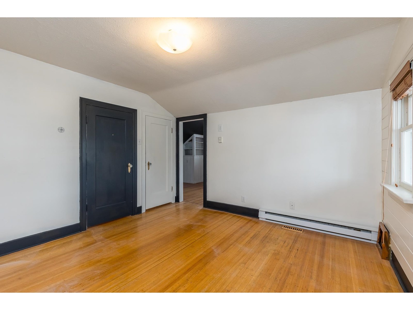 Property at 46085 FIRST AVENUE image 4