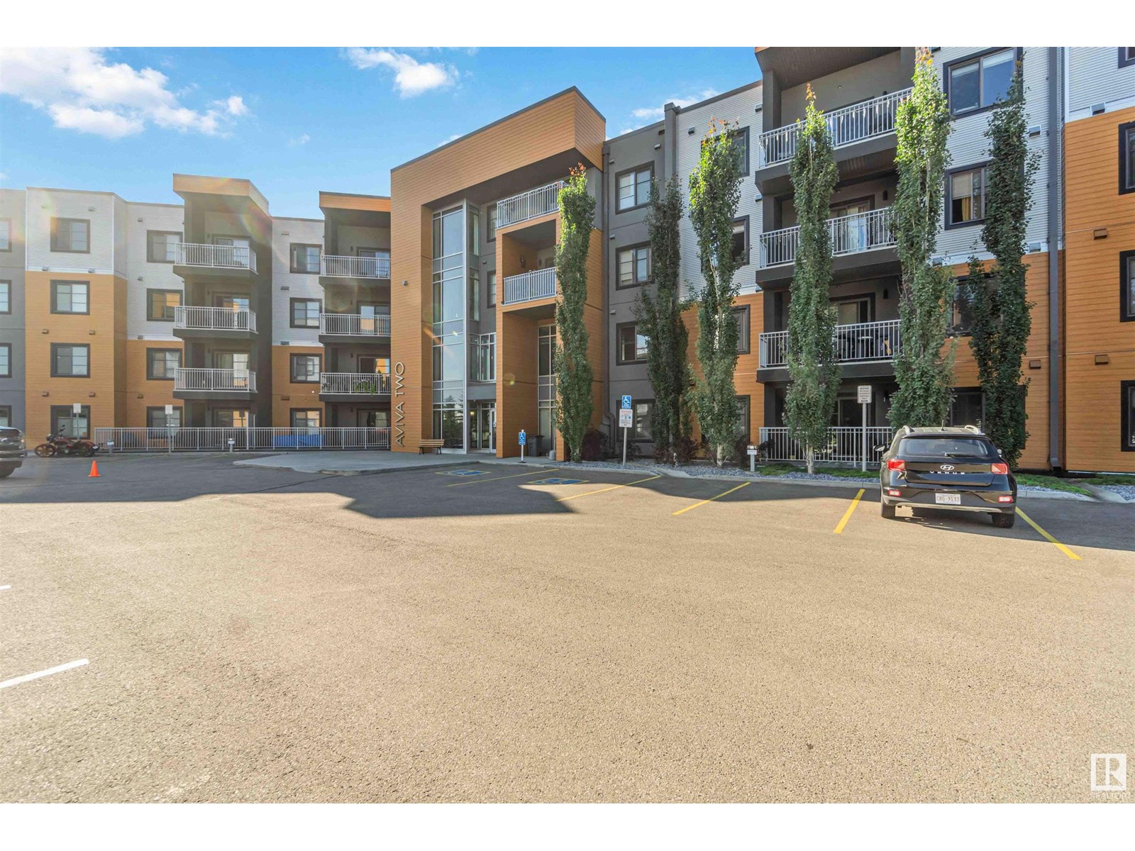 Property at #133 503 ALBANY WY NW image 3