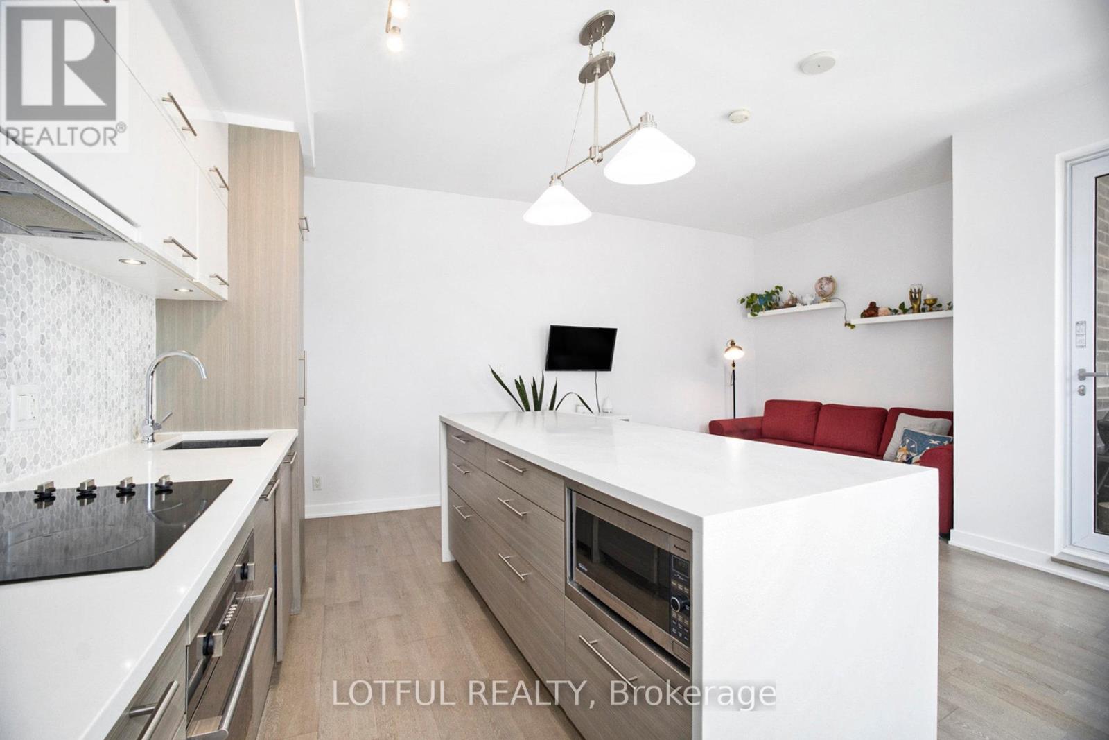601 - 428 Sparks Street, Ottawa, Ontario  K1R 0B3 - Photo 10 - X12318448
