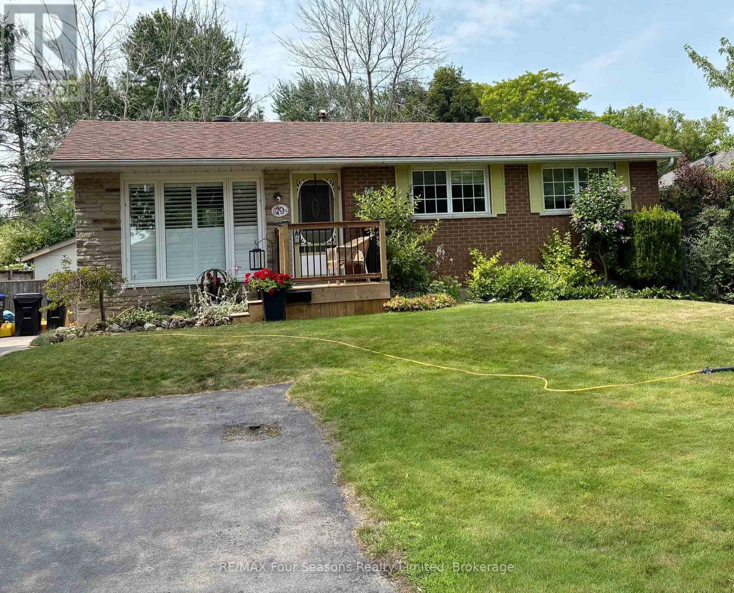 19 Clarkson Crescent, Collingwood, Ontario  L9Y 3B7 - Photo 24 - S12205311