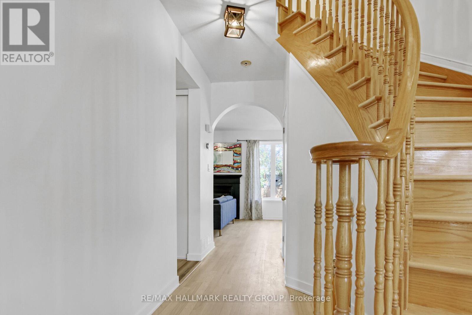 Property at 206 ANNAPOLIS CIRCLE image 4